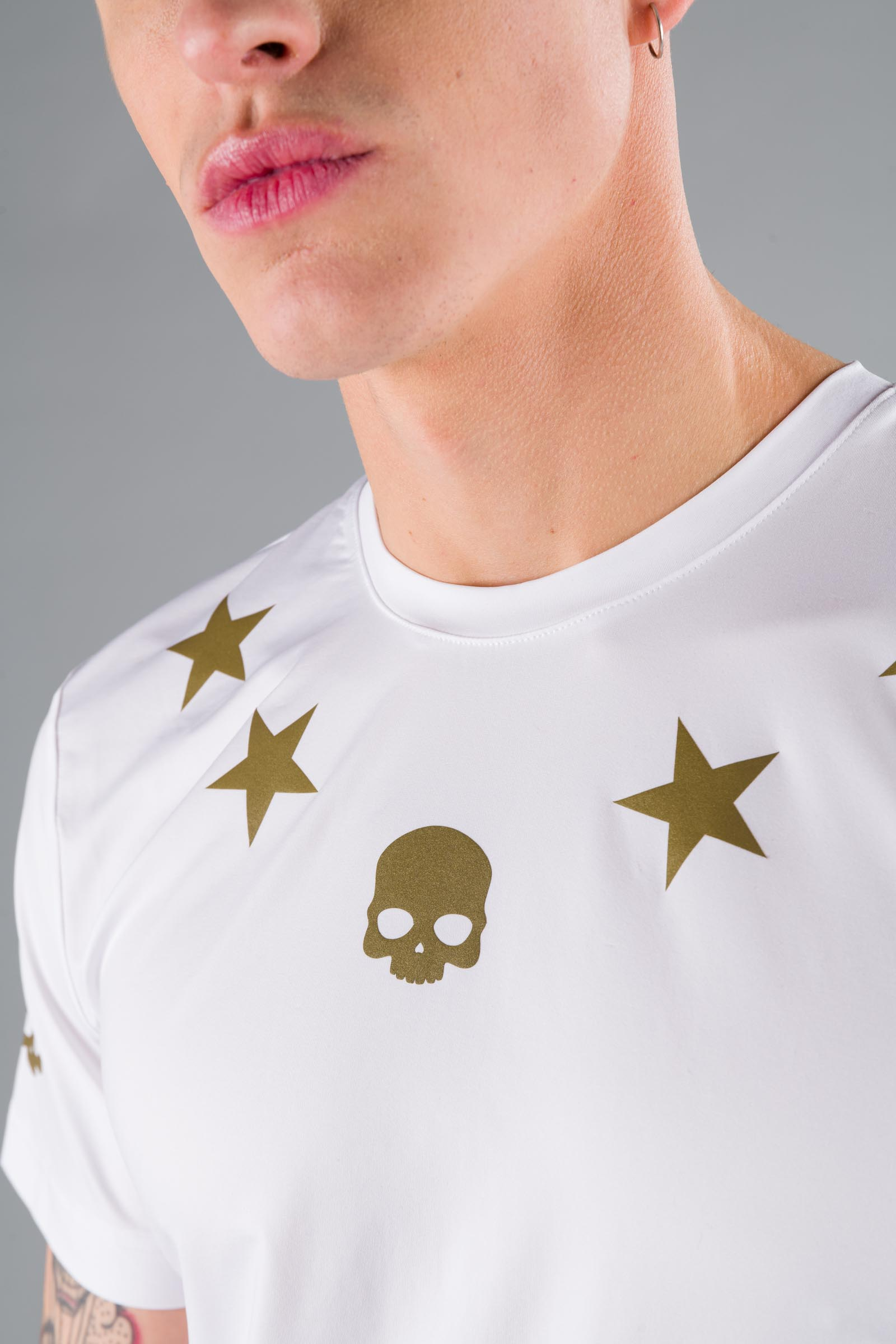 STAR TECH TEE - WHITE/GOLD - Abbigliamento sportivo | Hydrogen